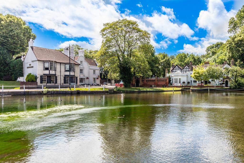 Greyhound Hotel Carshalton Exteriér fotografie